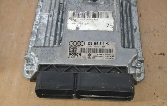 Audi A6 S6 C6 4F Engine control unit/module 03G906016HS 1039S14669 0281012557