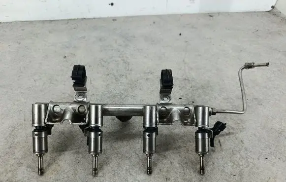 Citroen DS3 Fuel main line pipe 