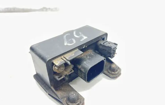 Glow plug pre-heat relay