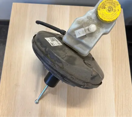 Audi A1 Brake booster 6R1614105L