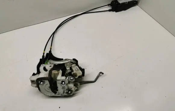 Mitsubishi Lancer X Rear door lock