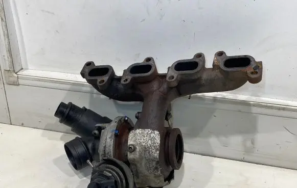 Volkswagen Golf VI Turbo 03L253016T 7785171 03L953016S