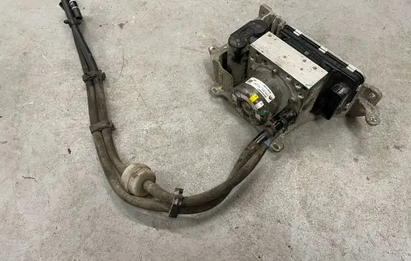 Dodge RAM Air suspension compressor/pump 68496113AB