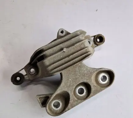 Opel Insignia B Engine mount bracket INSIGNIAB84240117
