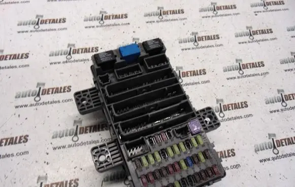 Honda Civic Fuse module 37842RN