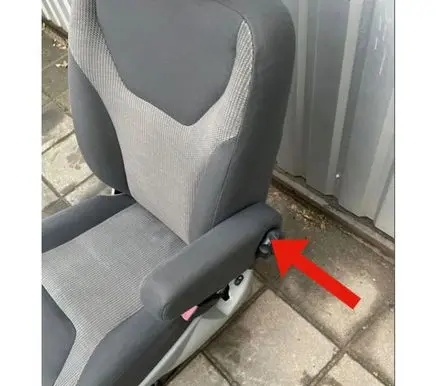 Renault Trafic II (X83) Seat adjustment knob