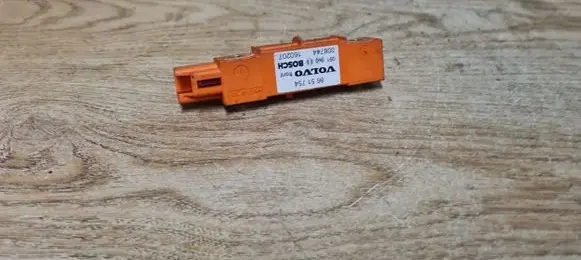 Volvo XC90 Airbag deployment crash/impact sensor 8651754