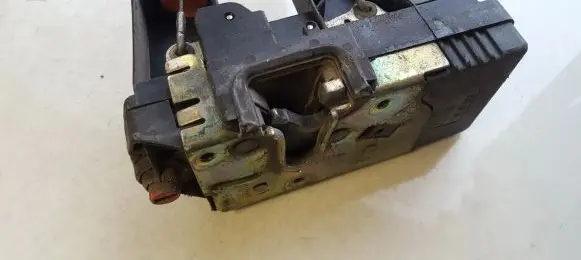 Opel Zafira A Rear door lock 90561158bb 90561158