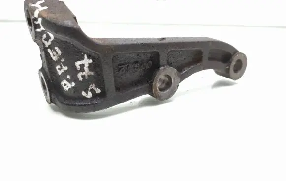 Hyundai Santa Fe Front differential bracket 07g12
