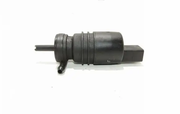 Volkswagen PASSAT B5 Windscreen/windshield washer pump