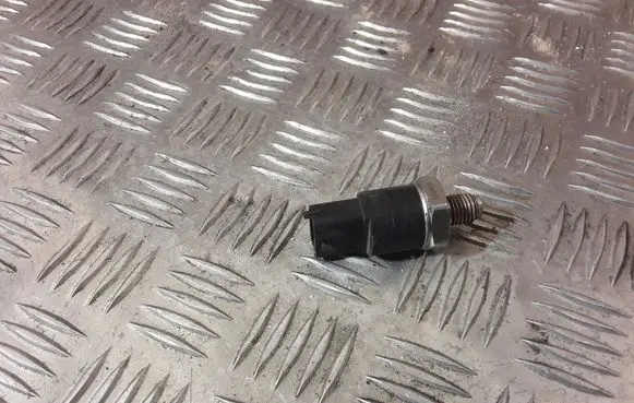 Fuel pressure sensor