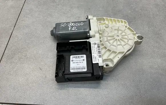 Volkswagen Scirocco Front door window regulator motor 1Q0959701H 5K0959793A