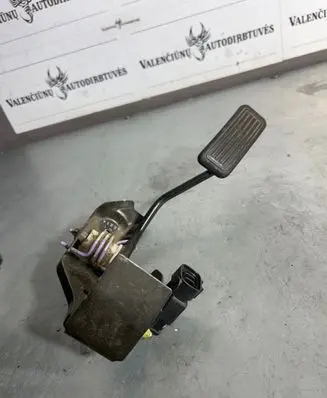 Toyota Avensis T250 Accelerator throttle pedal 7811135030