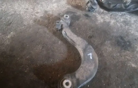 Skoda Octavia Mk3 (5E) Rear upper control arm/wishbone