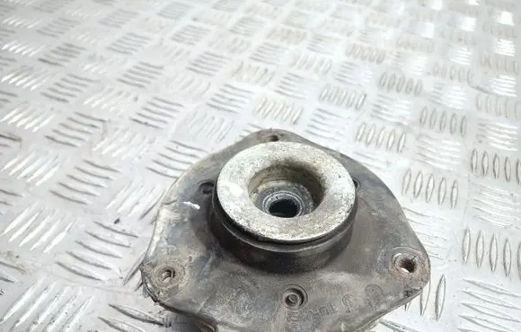 Volkswagen PASSAT B6 Coil spring mount 