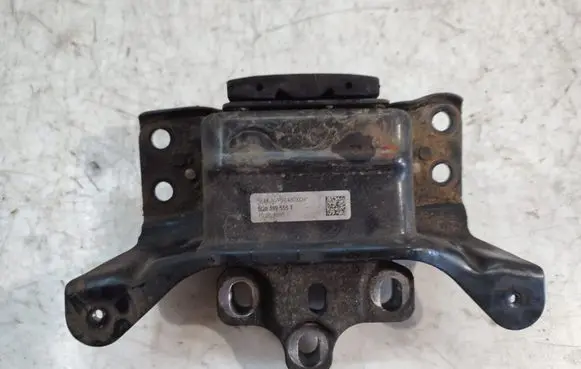 Volkswagen Golf VII Engine mount bracket 5Q0199555T