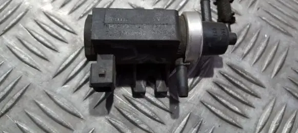 Volkswagen Golf IV Turbo solenoid valve 1H0906627