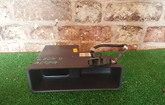 Seat Leon (1P) USB control unit 5P0857925A DEVW85054 0003044A