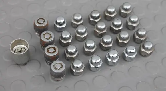 Hyundai Tucson TL Nuts/bolts NAKRETKI-FELG ZABEZPIECZENIA