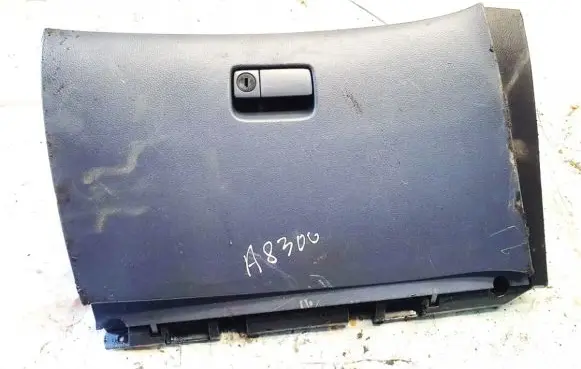 Nissan Primera Glove box 68520av600