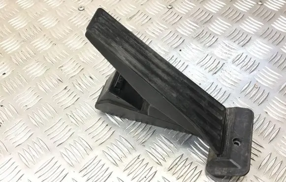 BMW 6 F12 F13 Accelerator throttle pedal 6858574 35426858574