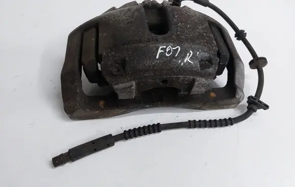 Front brake caliper