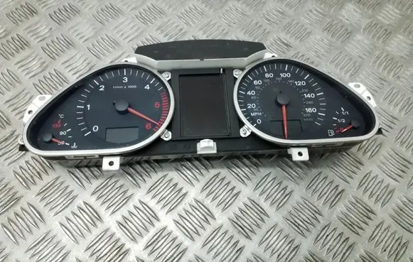 Audi A6 S6 C6 4F Speedometer (instrument cluster) 4F0920951