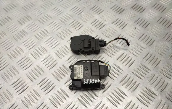 Mercedes-Benz A W169 Air flap motor/actuator EFB331 A1698203042