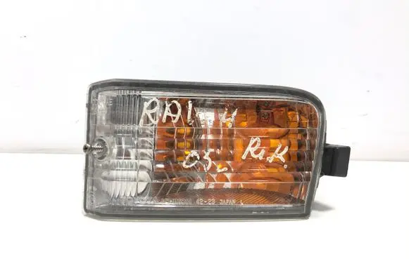 Toyota RAV 4 (XA20) Front indicator light E139799