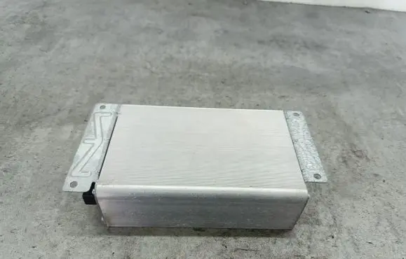 Audi A6 S6 C6 4F Aerial antenna amplifier 4F0035223