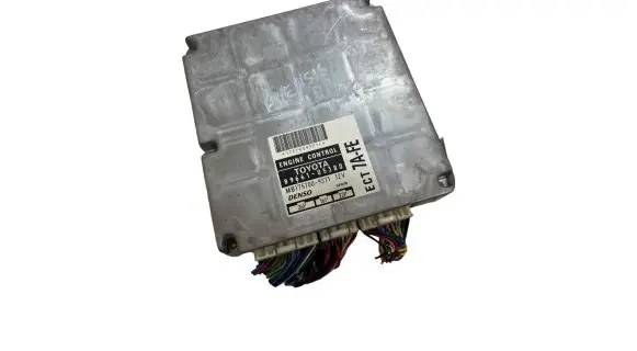 Toyota Avensis T220 Engine control unit/module 8966105380 1757009371 MB1757009371