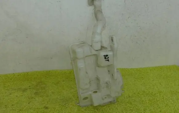 Volkswagen Golf VII Windshield washer fluid reservoir/tank 5G0955453T 5g0955453aa
