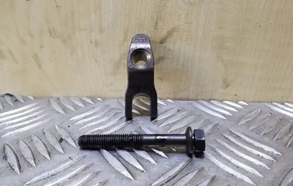 Hyundai i40 Fuel Injector clamp holder