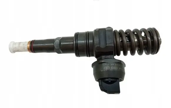 Audi A6 S6 C5 4B Fuel injector 038130073BA