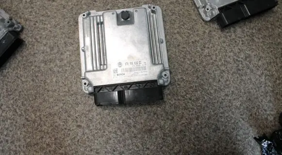 Volkswagen Transporter - Caravelle T5 Engine control unit/module 070906016EC