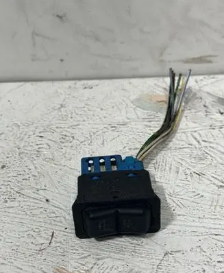 BMW 5 E34 Seat heating switch 06600100 1390888 3131