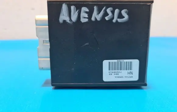 Toyota Avensis Verso Door control unit/module 73658912