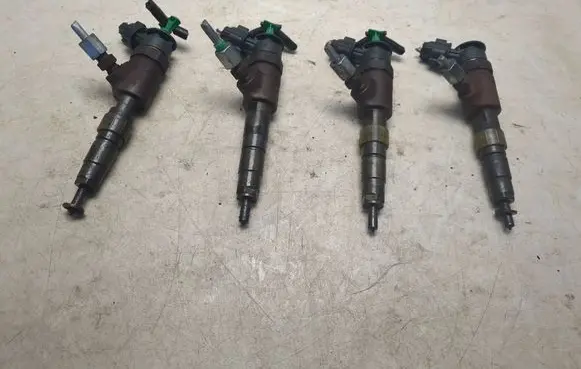 Ford Focus Fuel injectors set 0445110339