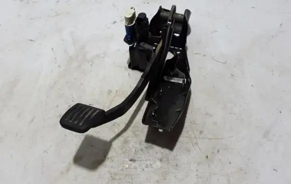 Volvo XC70 Brake pedal 31202466