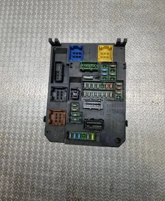 Peugeot 508 Fuse module 9665547580 S180121004E BSIQ0400
