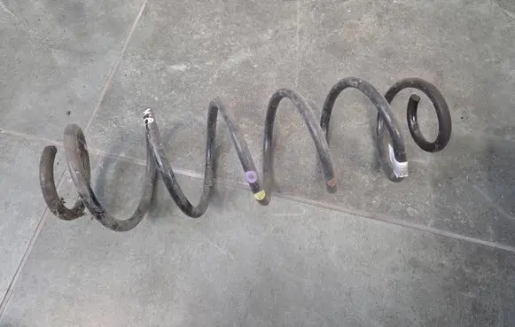 Peugeot 308 Rear coil spring 9144
