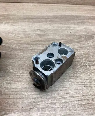 BMW 3 E90 E91 Air conditioning (A/C) expansion valve 6981484