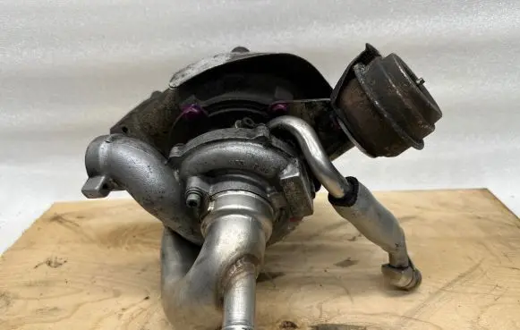 Audi A8 S8 D2 4D Turbo 057145701E