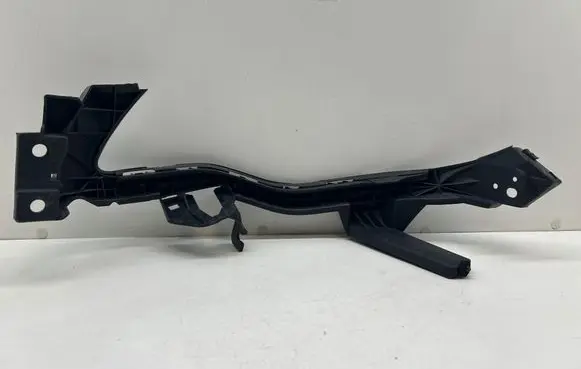 Subaru Impreza IV Front bumper mounting bracket 3HP82