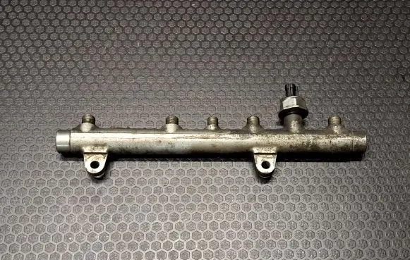 Renault Megane II Fuel main line pipe 8200347176 0445214024