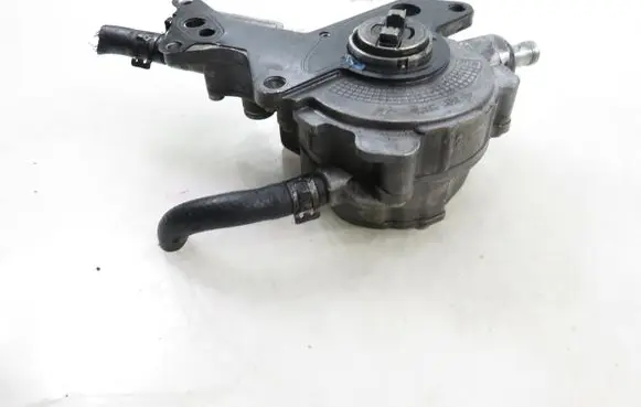 Ford Galaxy Vacuum pump 038145209E