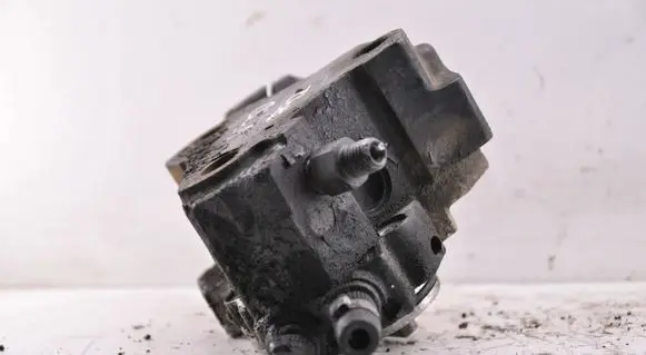 Mercedes-Benz Vito Viano W639 Power steering pump A0034667201