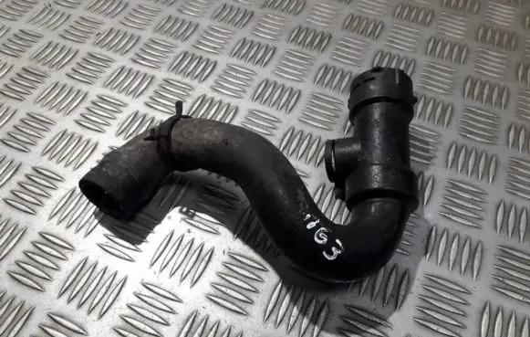 Audi A4 S4 B5 8D Engine coolant pipe/hose 8d0121049d