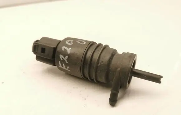 Mercedes-Benz E W211 Windscreen/windshield washer pump