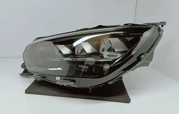 Peugeot 208 II Headlight/headlamp 9850598580 L2009 LA20546